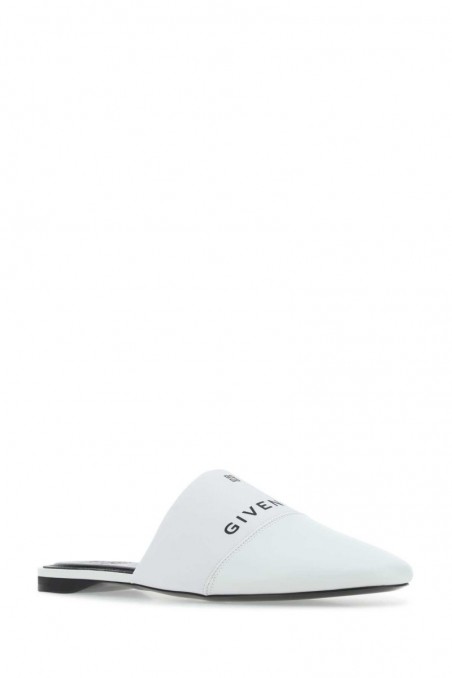 Givenchy Białe klapki Beford