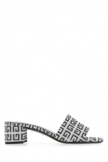 Givenchy Klapki z haftowanym logo
