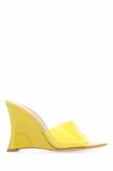 2Gianvito Rossi Żółte klapki z PVC