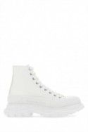 2Alexander McQueen Wysokie płócienne sneakersy Tread Slick w kolorze białym