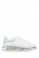 2Alexander McQueen Białe sneakersy ze srebrnym zapiętkiem