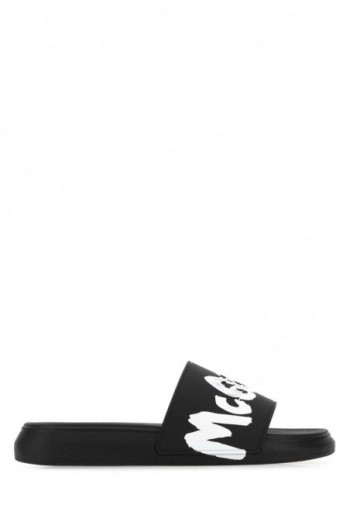Alexander McQueen Czarne gumowe klapki z białym logo