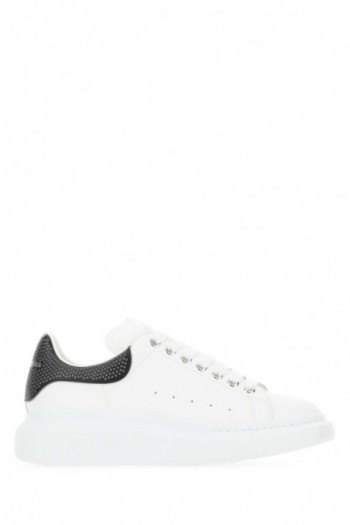 Alexander McQueen  Białe sneakersy z ozdobnym zapiętkiem   117081