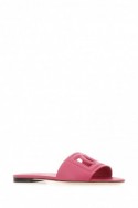 2Dolce & Gabbana Klapki ze skóry nappa w kolorze fuksji z wyciętym logo