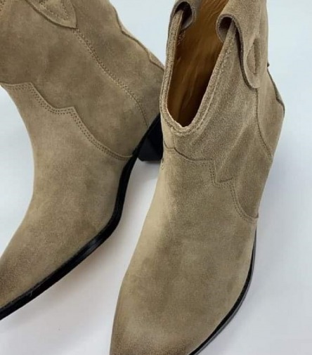 Isabel Marant – casualowe modele butów: od sandałów po botki
